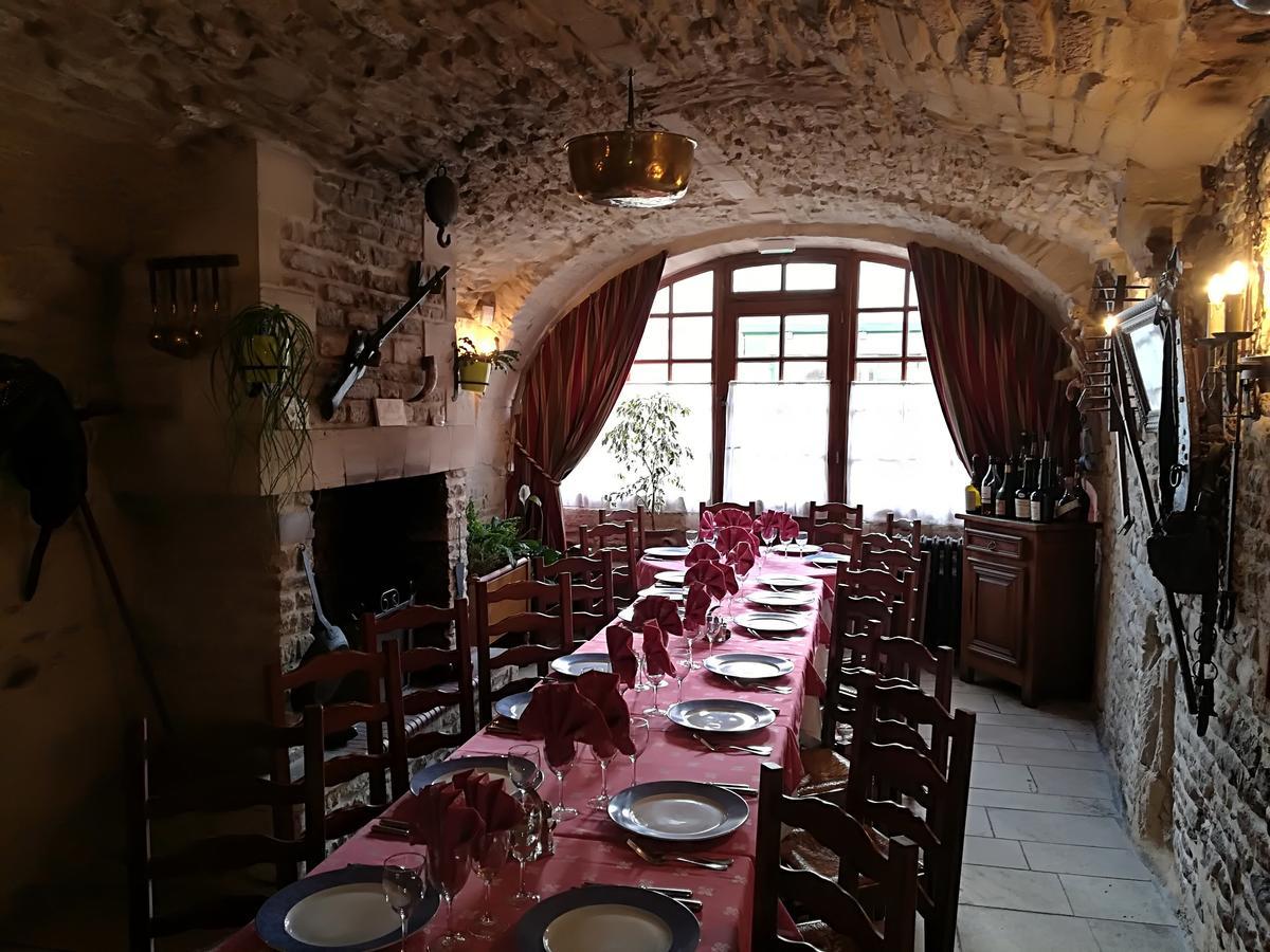 Hostellerie Saint Martin- Logis Hotel Et Restaurant Creully sur Seulles Eksteriør billede