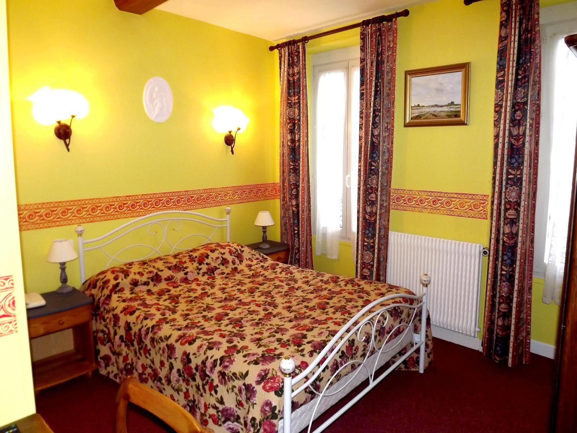Hostellerie Saint Martin- Logis Hotel Et Restaurant Creully sur Seulles Eksteriør billede